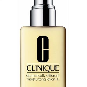 🌟NWT Dramatically different moisturizing lotion